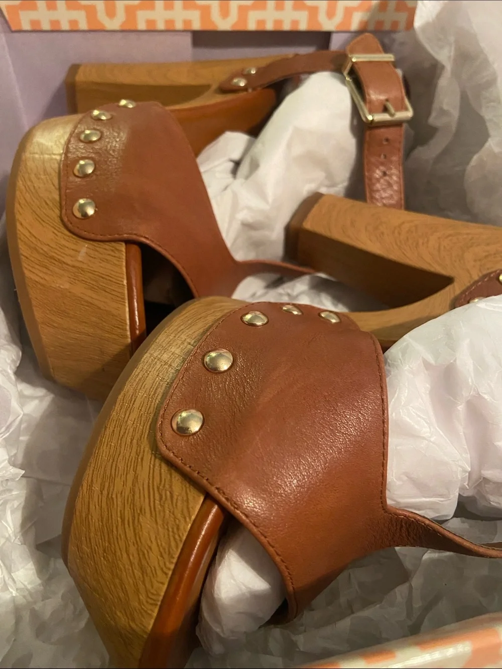 Gianni Bini Brown Platform T-Strap Sandals with Gold Buckle